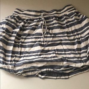 Gap striped skirt with pockets